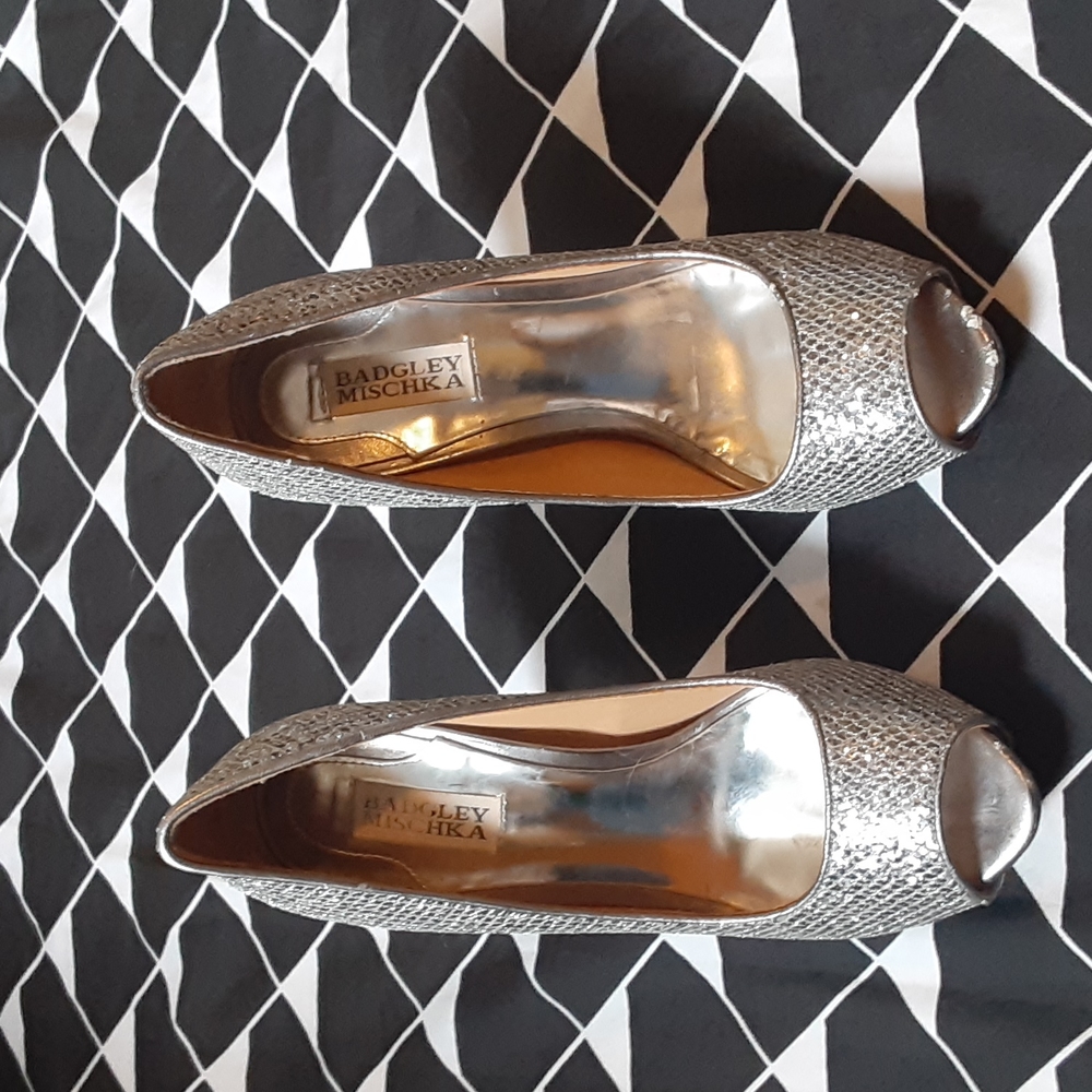 * Badgley mischka silver sparkle peep toe heels, size 8 - Picture 2 of 12
